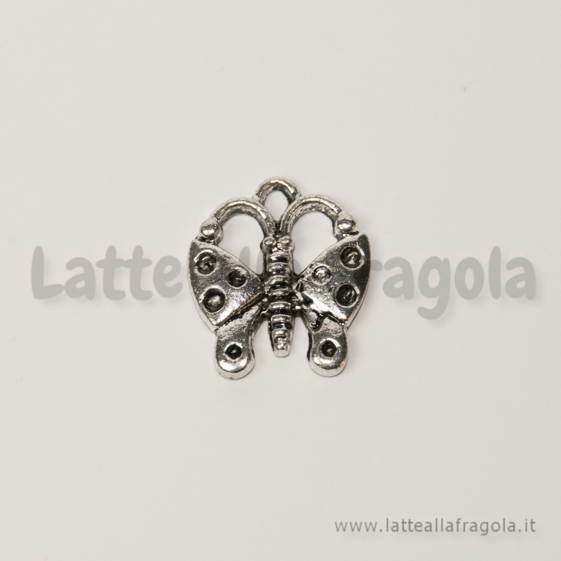 Charm farfalla in metallo argento antico 17x15mm