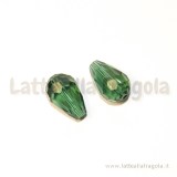 Goccia in Vetro Verde Scuro  sfaccettato con foro passante 14x10mm