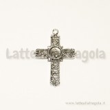 Ciondolo croce 30x21mm in metallo zincato argento antico con decorazioni a rilievo e base per cabochon 6mm