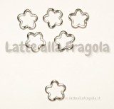 Connettore a fiore 16mm con foro passante Argento