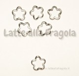 Connettore a fiore 16mm con foro passante Argento