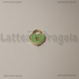 Charm Cuore lucchetto in metallo dorato smaltato verde 13x11mm