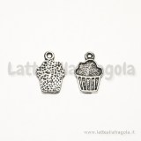 Charm cupcake in metallo zincato argento antico 16x11mm