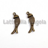 Charm base cabochon uccellino in metallo color bronzo