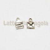 Charm in metallo Argento antico Letterina con scritta