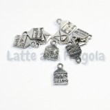 Charm in metallo Argento antico Letterina con scritta 