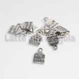 Charm in metallo Argento antico Letterina con scritta 