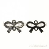 Connettore fiocco in metallo smaltato nero 22x13mm