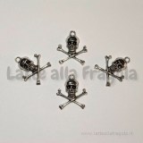 Charm Teschio con ossa Argento Antico 24x21mm