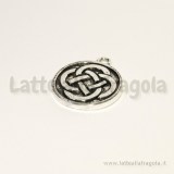 Medaglietta nodo celtico in metallo argento antico 23x20mm