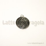 Medaglietta nodo celtico in metallo argento antico 23x20mm
