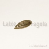 10 Charms foglia in metallo color bronzo 21x7mm