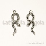 Charm 3D serpente in metallo zincato argento antico 34x6mm