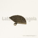 Charm ventaglio in metallo color bronzo 24x17mm