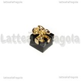 Ciondolo Pacco Regalo 3D in metallo dorato smaltato Nero 12x8mm