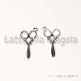 Charm forbici double-face in metallo argento antico 30x14mm