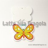 Ciondolo farfalla in legno dipinto in giallo 46x40mm