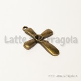 Ciondolo croce in metallo color bronzo 30x21mm