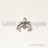 Charm pipistrello in metallo argento antico 18x16mm