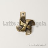 Ciondolo girandola in metallo color bronzo 26x22mm