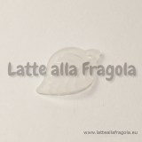 15 Foglie in lucite bianco opaco18x11mm