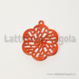 Ciondolo fiore filigranato in metallo colorato arancio 33x27mm