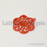 Ciondolo fiore filigranato in metallo colorato arancio 33x27mm