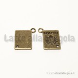 Charm passaporto in metallo color bronzo 18x12mm