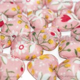Cabochon Cuore in alluminio e stoffa fantasia fiori rosa chiaro 18x14mm