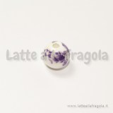 Perla in ceramica bianca con fiore viola 12mm
