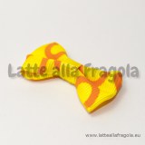 Fiocco giallo cerchi arancio in poliestere 38x20mm