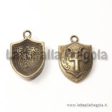 Ciondolo Scudo decorazioni in rilievo in metallo color bronzo 21x14mm