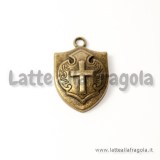 Ciondolo Scudo decorazioni in rilievo in metallo color bronzo 21x14mm