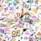 300 Dadi con lettere in acrilico colorato 7mm