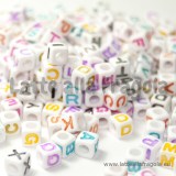 300 Dadi con lettere in acrilico colorato 7mm