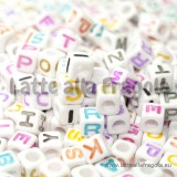 300 Dadi con lettere in acrilico colorato 7mm