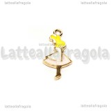 Ciondolo Alice in Wonderland in metallo smaltato dorato 19x9mm