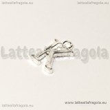 Ciondolo lettera K in metallo Silver plated 15x10mm