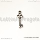Charm Chiave in metallo argento antico 21x6mm