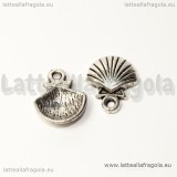 Charm conchiglia in metallo argento antico 14x11mm