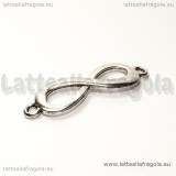 Connettore Infinito in metallo argento antico 40x12mm