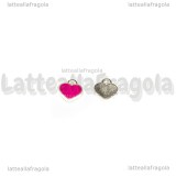 Charm Cuore in metallo argentato smaltato rosa intenso 7x8mm