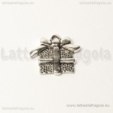 Charm Pacco Regalo in metallo argento antico 15x16mm