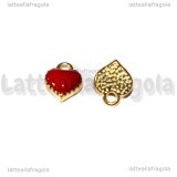 Charm Cuore in metallo dorato smaltato rosso 8x7.5mm