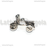 Ciondolo Vespa 3D in metallo argento antico 23x17mm