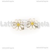 Orecchini Margherita in metallo smaltato gold plated 17x14mm