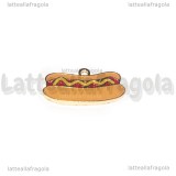 Ciondolo Hot Dog in metallo dorato smaltato 11x20mm