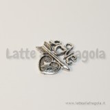 Charm love con cuore e freccia in metallo argento antico 23x20mm
